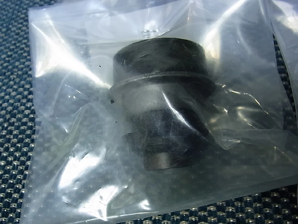 NISMO Strengthening Bush Front Third Link Bush Skyline GT-R BNR34 54545-RS590 x4 Foto 4 de 4