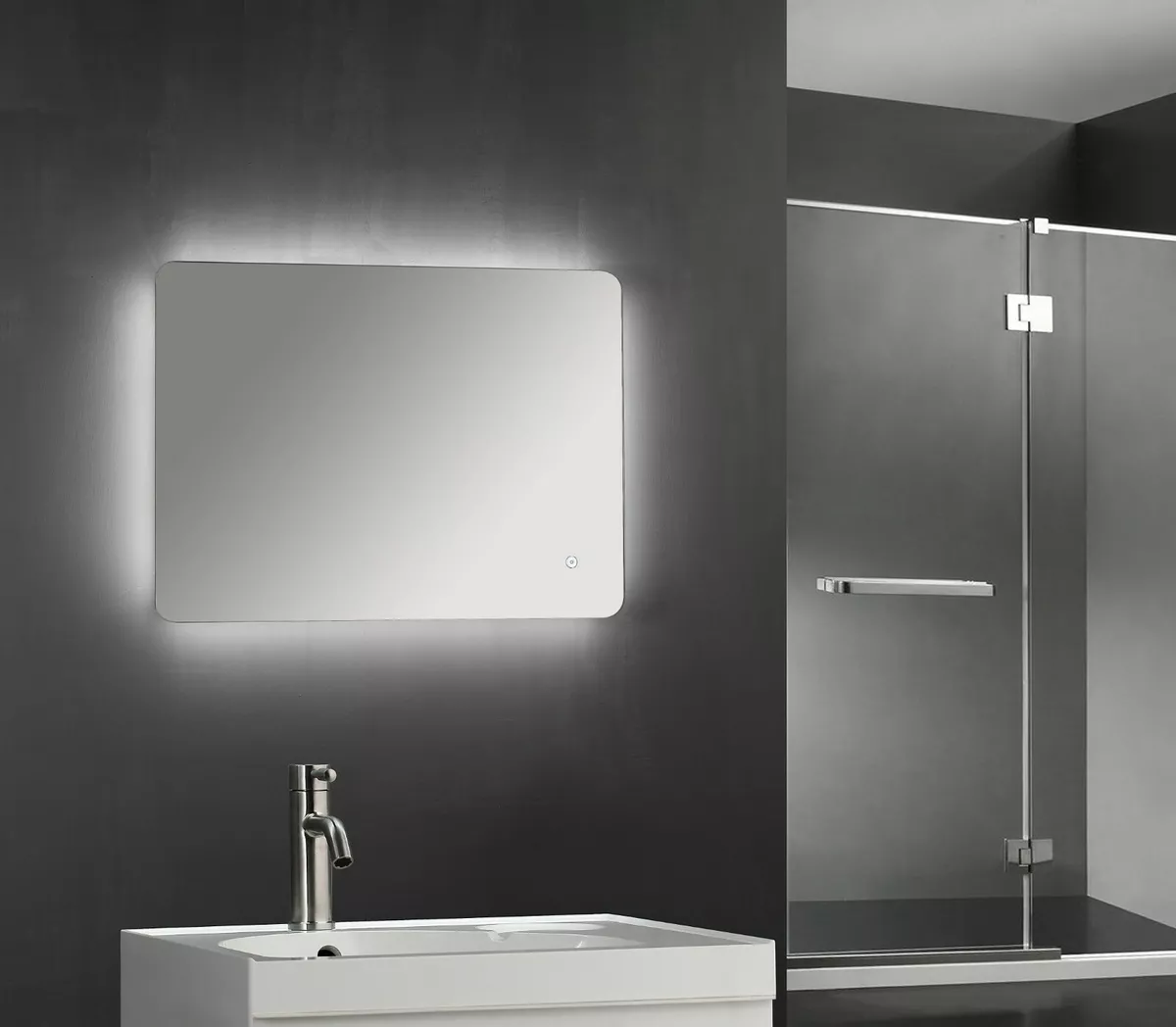 700 x 500mm Backlit LED Illuminated Touch Bathroom Mirror Demister