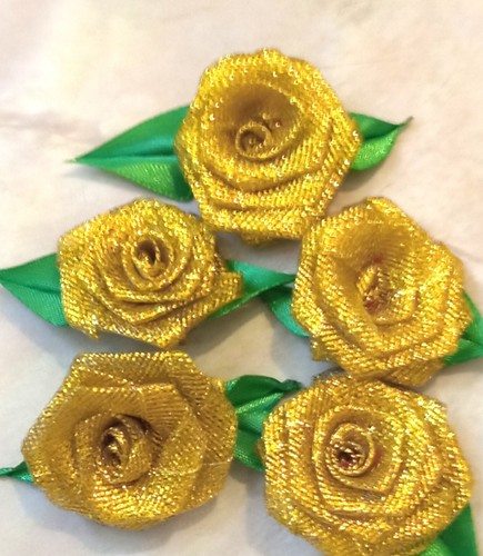 25Golden silk satin ribbon rose flowers with leaf .3cm satin ribbon rose card - Picture 2 of 20