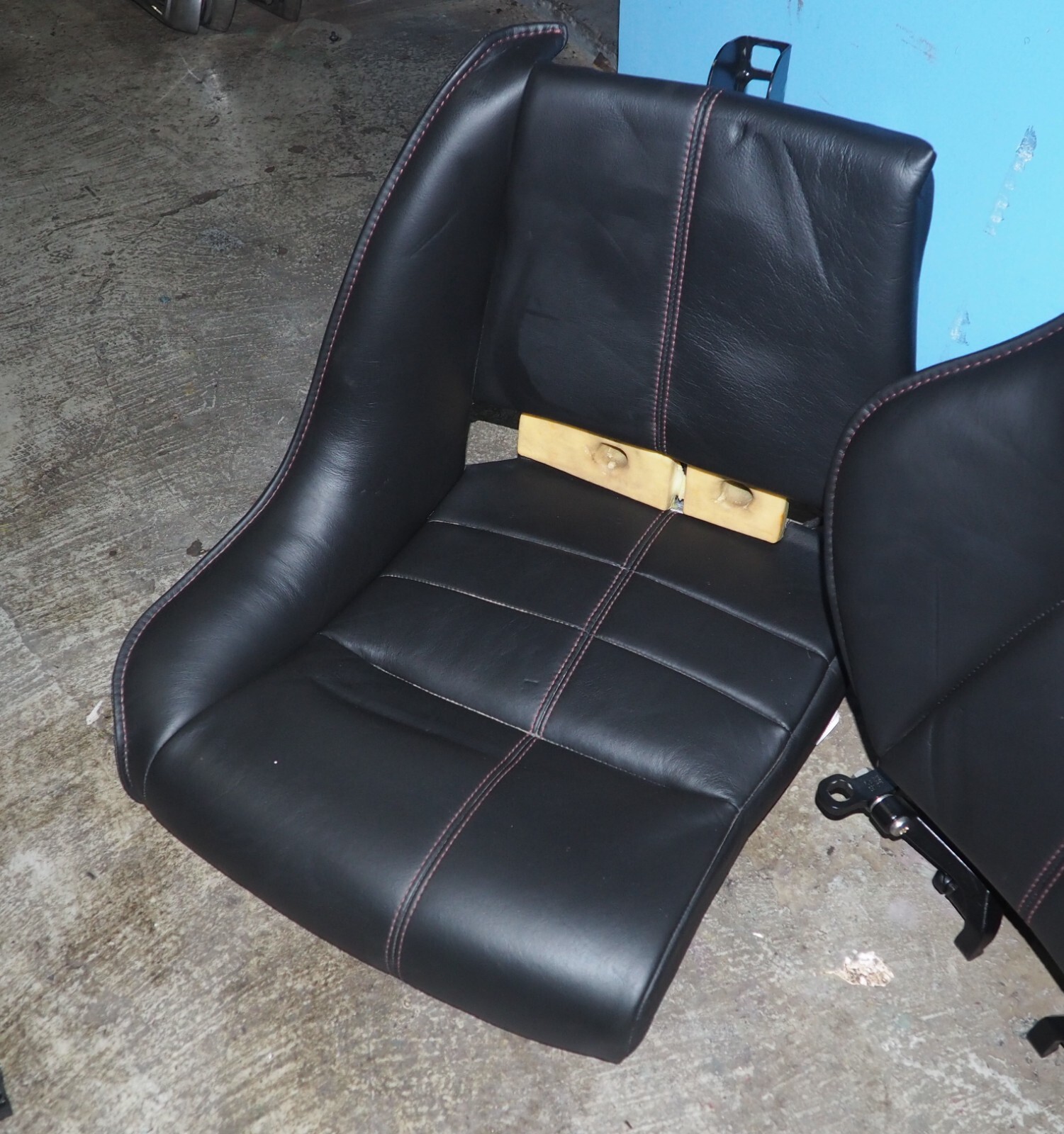 2010-2013 Aston Martin Rapide Black Leather Red Stitched Complete Seat Set OEM