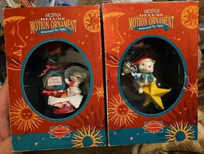 Set Of 2 Matrix Deluxe Motion Ornament Cats/Kittens & Presents - F3