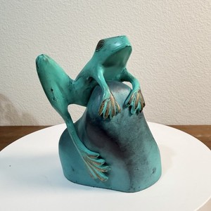 Bronze Sculpture Tree Frog On A Rock Green Patina Unmarked Indoor Outdoor Heavy