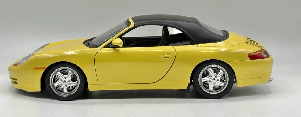 UT MODELS 1/18 Porsche 911 (996) Cabrio Soft Top Up Yellow MiB - image 3 of 4