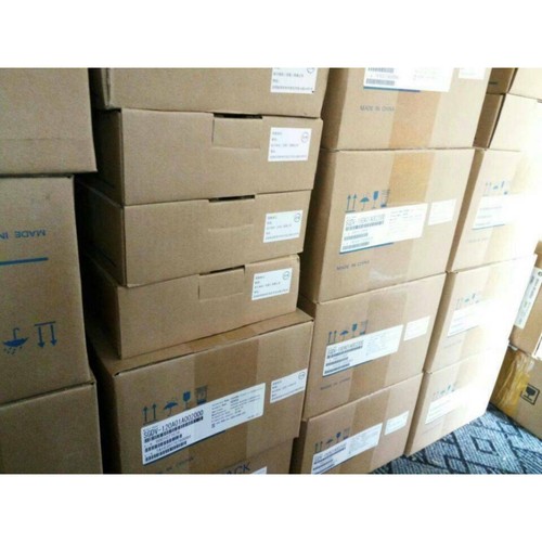 New Yaskawa SGM7A-04A7A61 Servo Motor SGM7A04A7A61 DHL Expedited Shipping - Picture 4 of 6