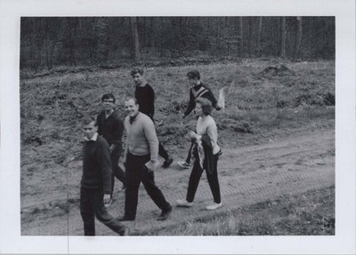 1957 Photo Group of 6 Teens Walking on Dirt Road Through Bare Woods Hillside