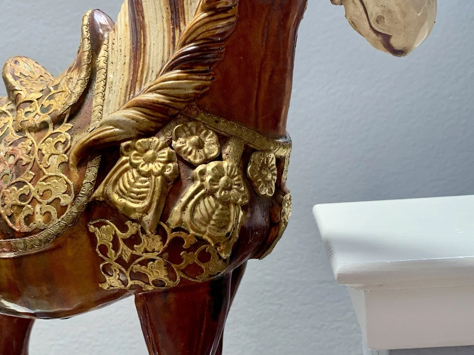 Старая китайская керамическая фарфоровая статуэтка лошади династии Тан Сан Цай - Изображение 4 из 4