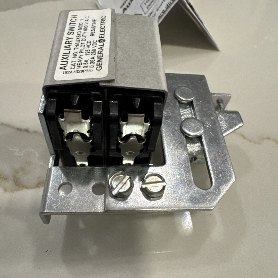 GE AUXILIARY CONTACT KIT THAUX64D NIB - Image 4 of 4