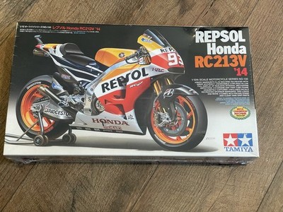 Tamiya 1:12 Repsol Honda RC213V'14 Plastic Model Kit 14130*4000