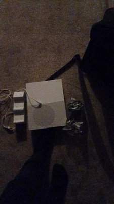 Nintendo Wii U White Console 1080p Wi-Fi HDMI w/ Power Adapter & Cables