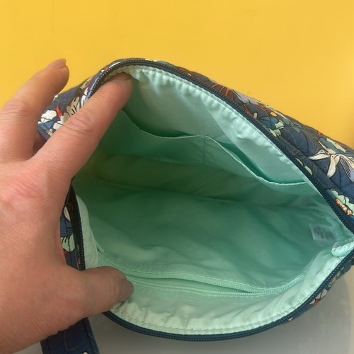 Vera Bradley Saddle Turnlock Crossbody Bag in Blue Floral Bursts NWOT - Picture 10 of 16