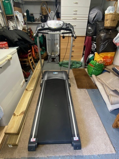 Pro Fitness Motorized Treadmill JX260 folding Used but fully working