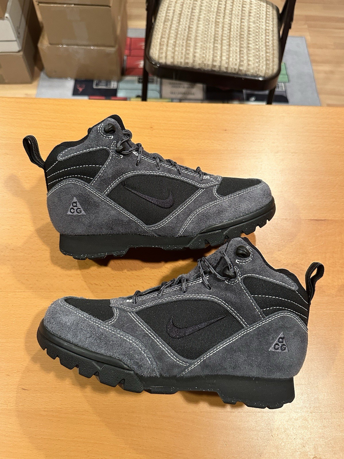 SAOLA Taglia 7 Stivali da trekking impermeabili Nike ACG Torre Mid da uomo nero grigio FD0212 003
