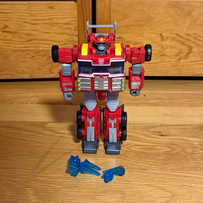 Hasbro Transformers Studio Series Heatwave Figure w/ Accessories