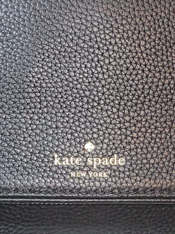Cartera con correa para el hombro Kate Spade de cuero granulado negro Chester Street Miri Foto 4 de 4