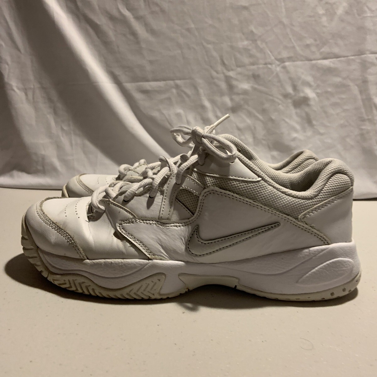 womens nike court lite 2