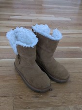 Koolaburra UGG Kids Boots Size 1 Chestnut Suede Ankle Slip-On Winter Sheepskin