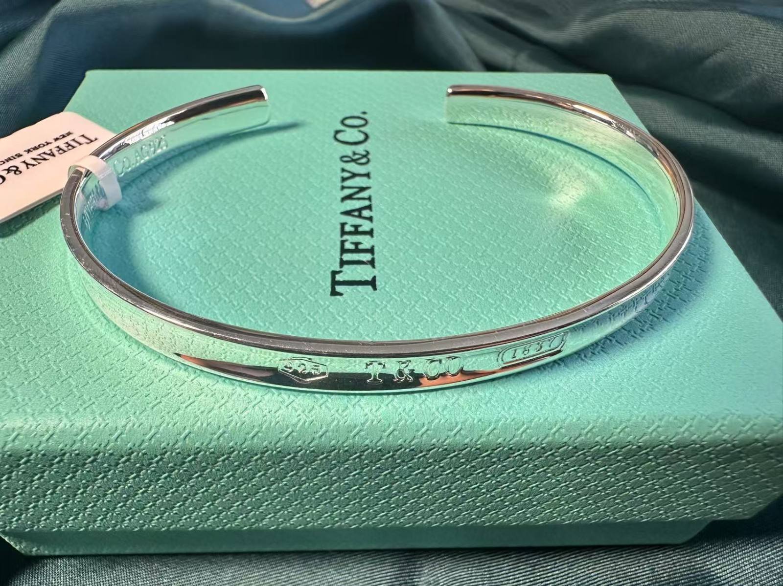 Tlffany&C0/1837/Collection 925 Sterling Silver Bangle Bracelet 7"