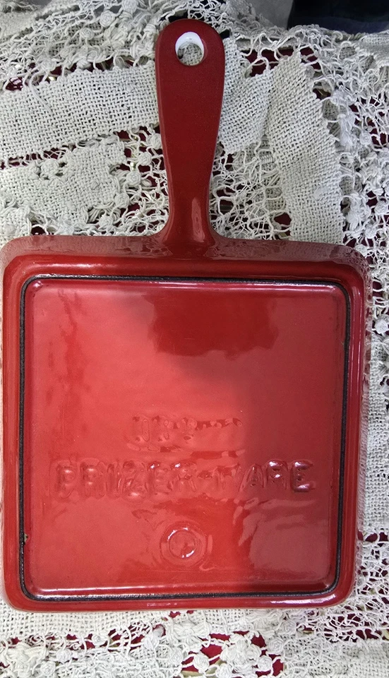 Prizer Ware Cast Iron Enamel Square Egg Skillet SS 1090 Red & White 5 1/2" - Image 3 of 4