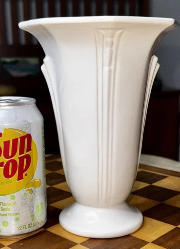 Roseville 9” Ivory Russco Pattern Vase In Excellent Mint Cond