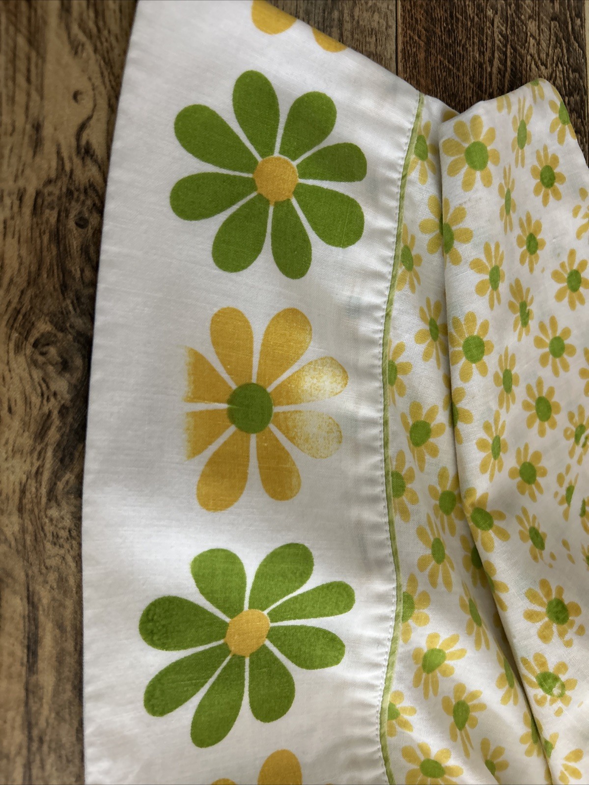 Vintage 70s Pillowcases Lady Pepperell Set 2 Yellow/Orange Green Flower Power