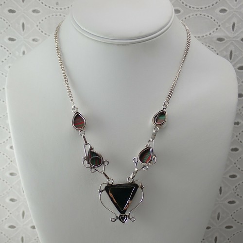 Art Glass with Genuine Onyx Triangle Pendant 18 3/4" Silver Tone Necklace - Picture 3 of 6