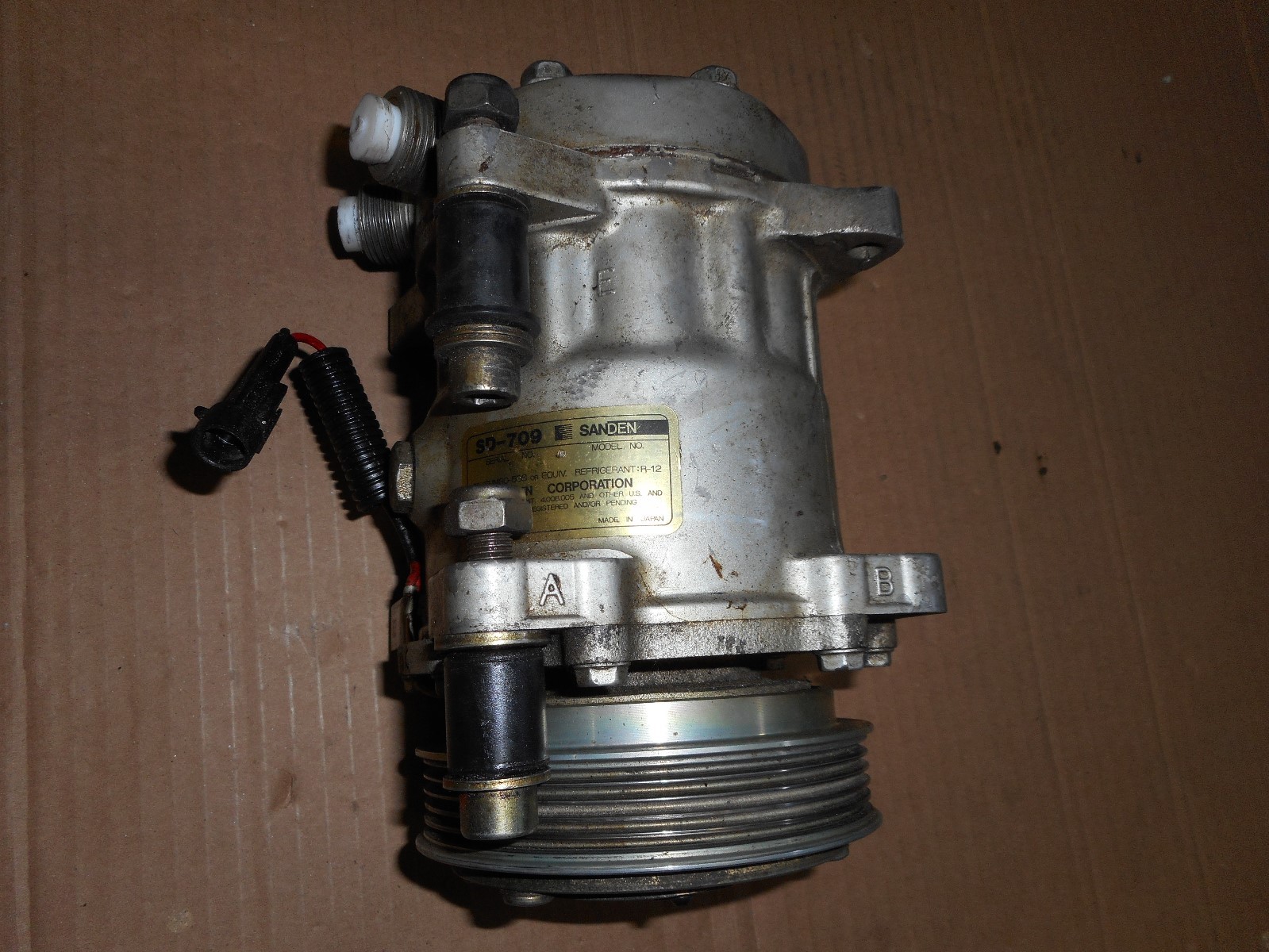 Ferrari 348 Air conditioning compressor Sanden SD 709