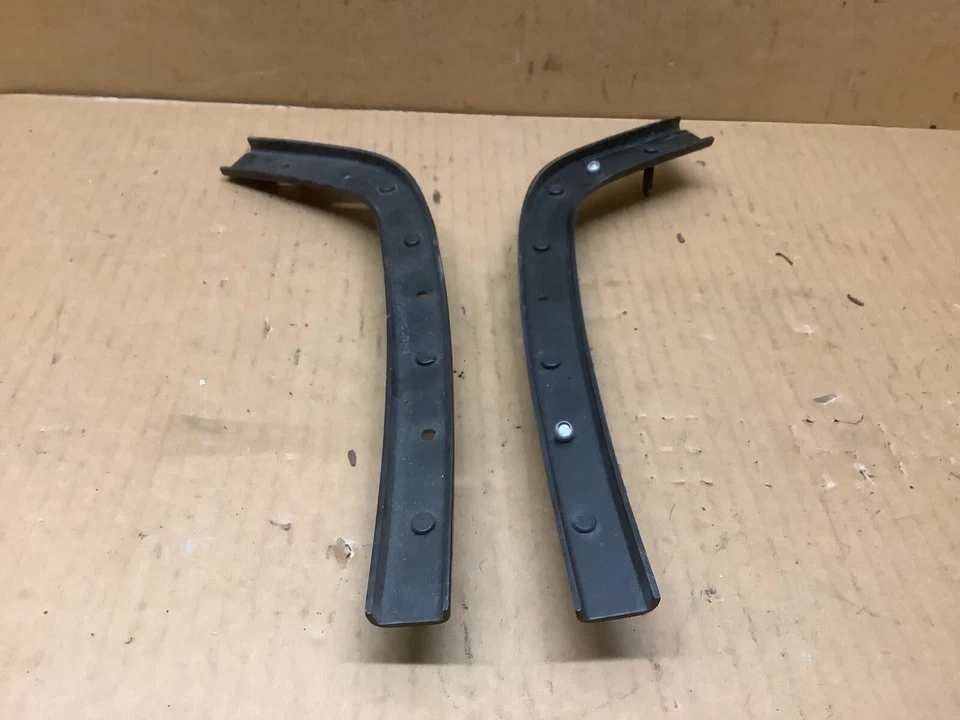 C4 1984-1996 Corvette parachoques trasero retenedor soporte refuerzo SET OEM Foto 3 de 3