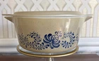 Pyrex 2 1/2 Quart With Lid  Homestead Pattern No Chips