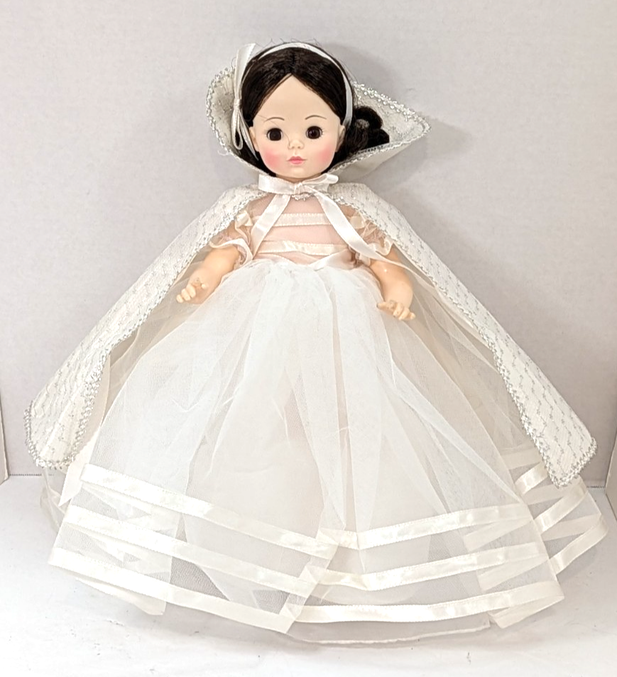 Madame Alexander Snow White 14