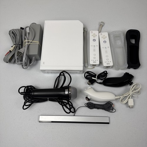 Lot Console Nintendo Wii Blanche – 2 Manettes + 2 Nunchucks, Chargeur Inclus