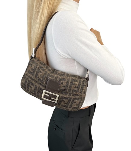 FENDI Vintage FF Logo Knit Wool Mamma Baguette Shoulder Bag Brown 902241