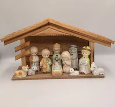 Vintage Figurine Nativity 12pc Set Music Box Feature Made in Philippines RARE