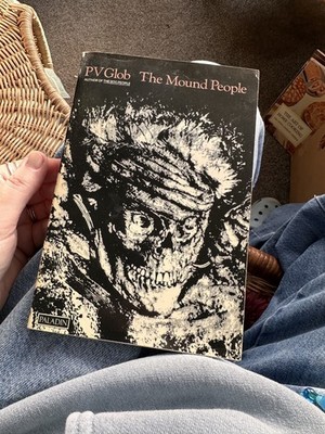 vintage old book The Mound People PV Glob (B3)
