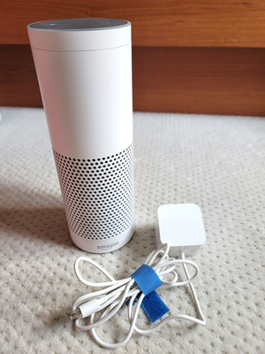 EUC Amazon Echo Alexa White Tower SK705DI 1st Generation Smart