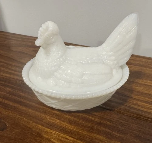VINTAGE Westmoreland Milk Glass White Hen on Nest 5” Long GREAT CONDITION