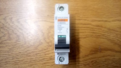 Merlin Gerin MCB 10 AMP einpoliger Schutzschalter Typ B 10A Multi9 C60HC110 25644