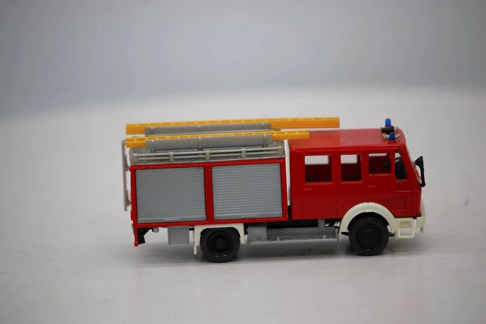 复古 HO 规格 1: 87 比例 Preiser-31128 LF16-2 消防泵卡车 梅赛德斯-奔驰 — 第 4/4 张图片