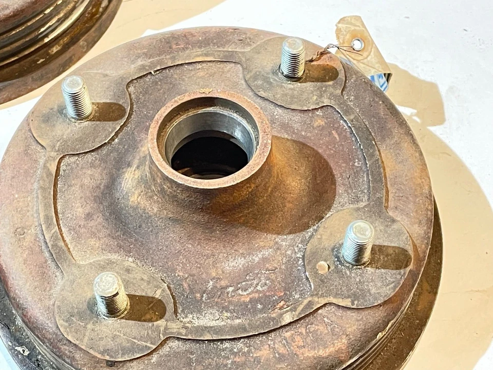 ТОРМОЗНОЙ БАРАБАН FORD ANGLIA PREFECT 100E 1953-01/1955 7 ДЮЙМОВ В СБОРЕ ПЕРЕДНИЙ 100E-1105-A НОВЫЙ ИЗ СТАРЫХ ЗАПАСОВ! - Изображение 4 из 4