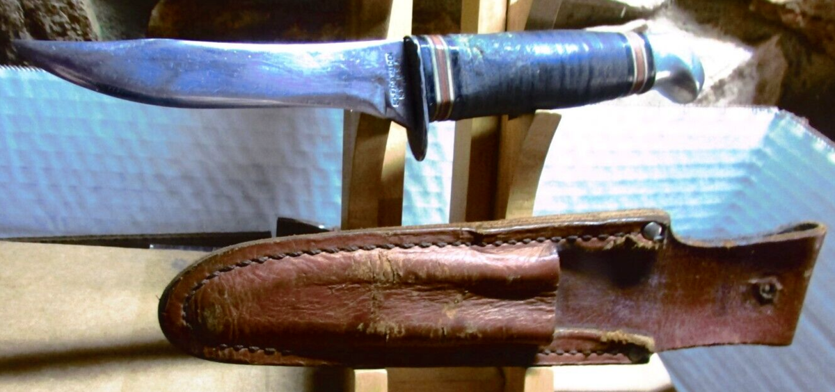 Vintage Schrade Walden N.Y. USA 147 Fixed Blade Knife Stacked