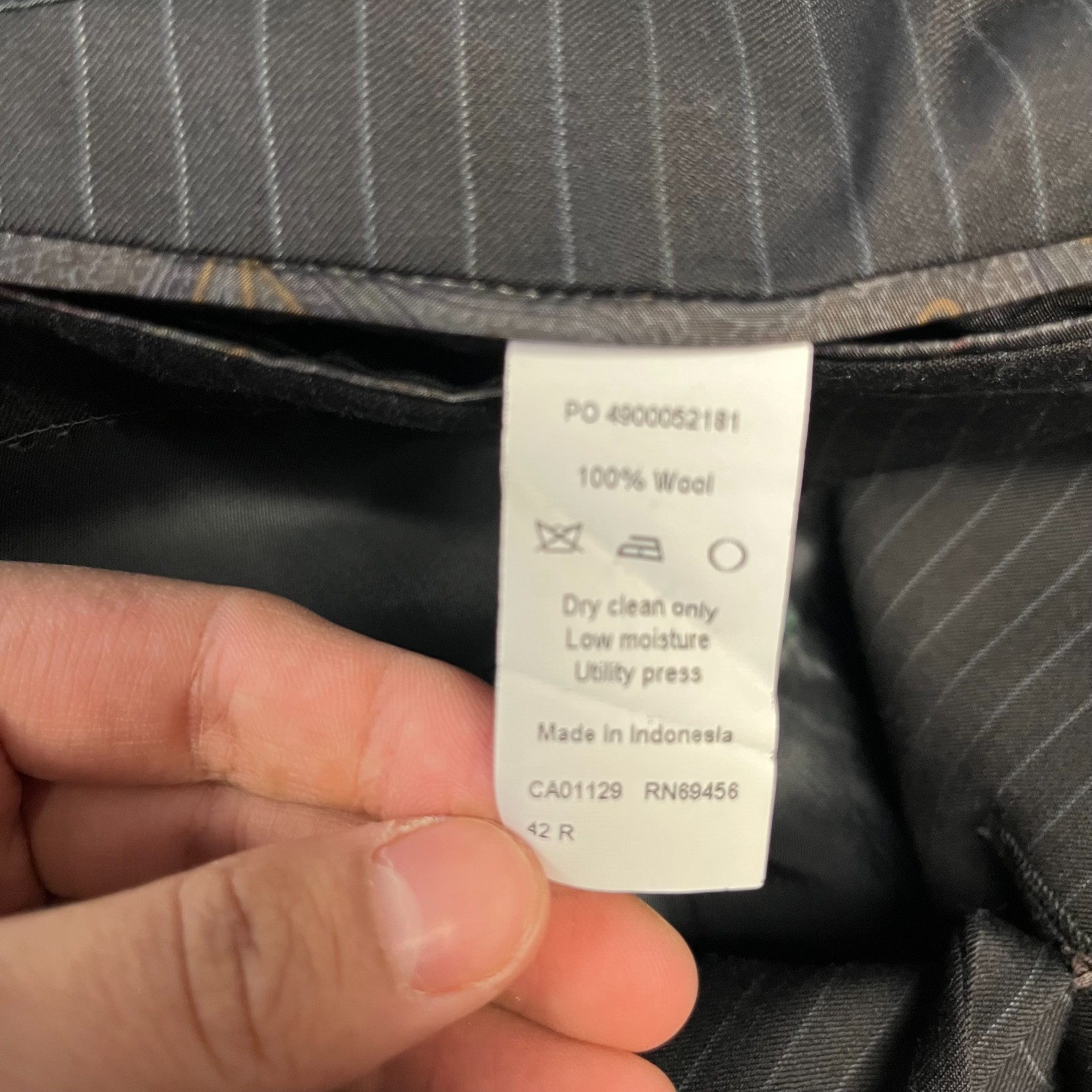 Lauren Ralph Lauren Men's Pinstripe Suit Size42R Black 2 Button Pleated 100%Wool thumbnail 12