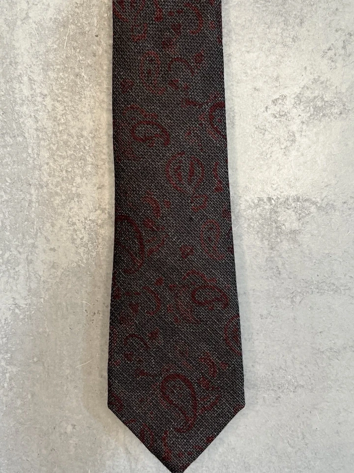 Isaia men's tie gray red paisley neck Tie Silk wool Classic Italy 3.5" woven - Image 2 of 4