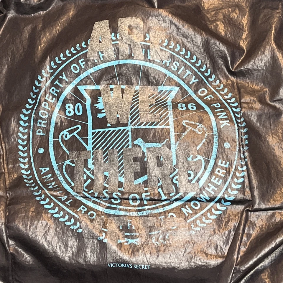Jaqueta Victoria Secret PINK Puffer Patches Feminina Tamanho P *Sem Capuz* FALHAS - Imagem 4 de 4