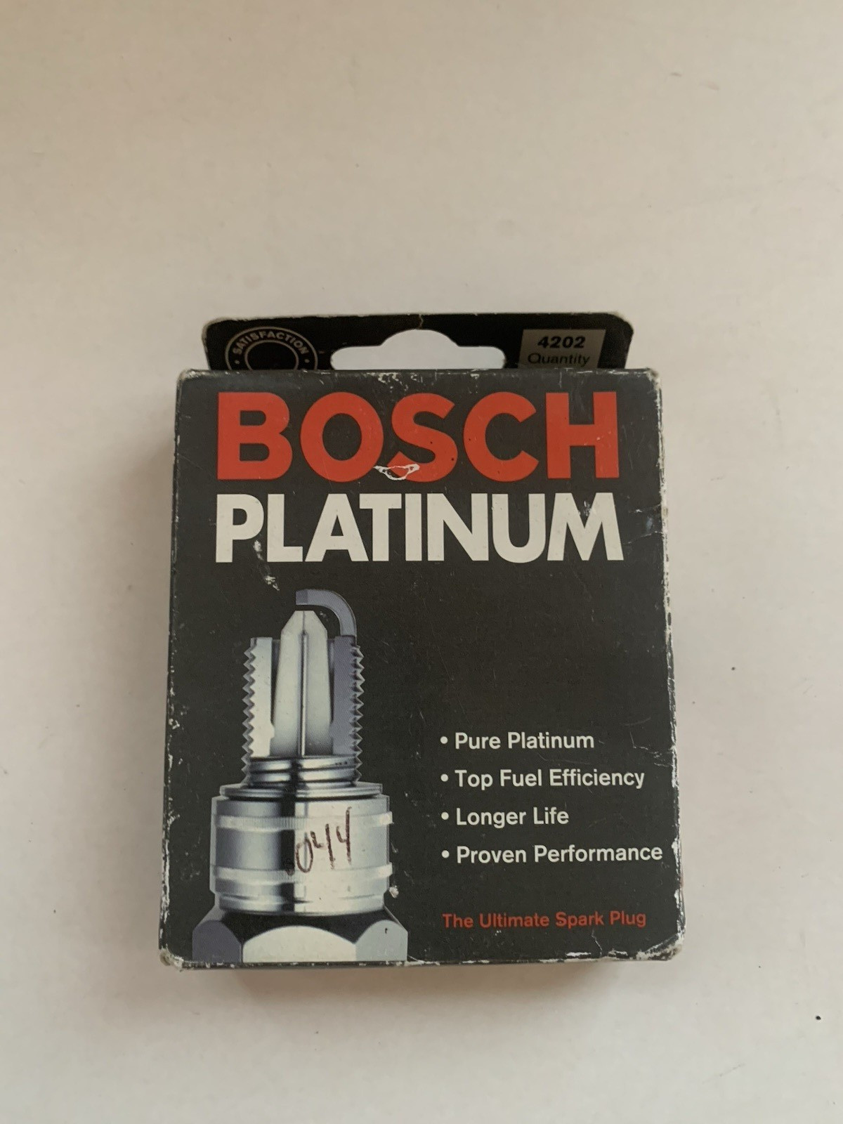 Lot of 4 Bosch Platinum 4202 Spark Plugs