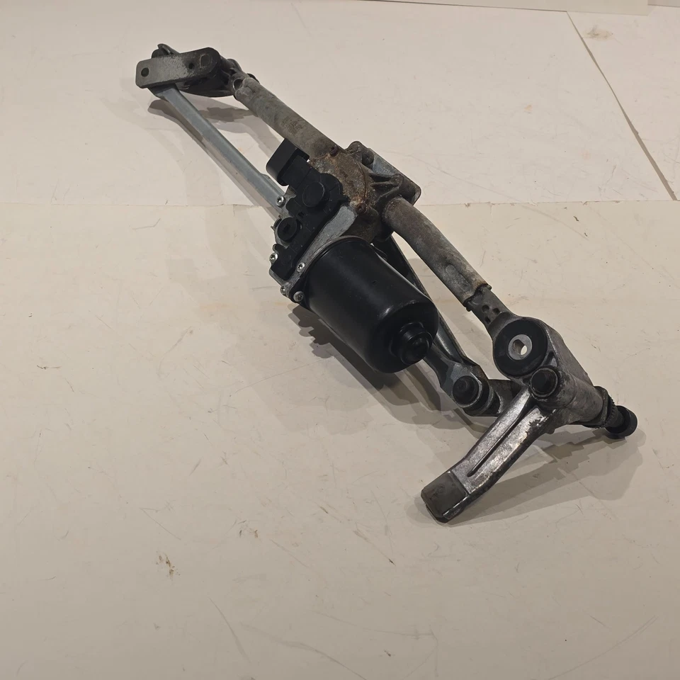 07-13 BMW 328i 335i E90 Enlace limpiaparabrisas delantero con motor 6978263 01 OEM Foto 3 de 4