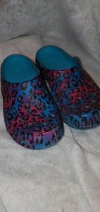 leopard freesail crocs