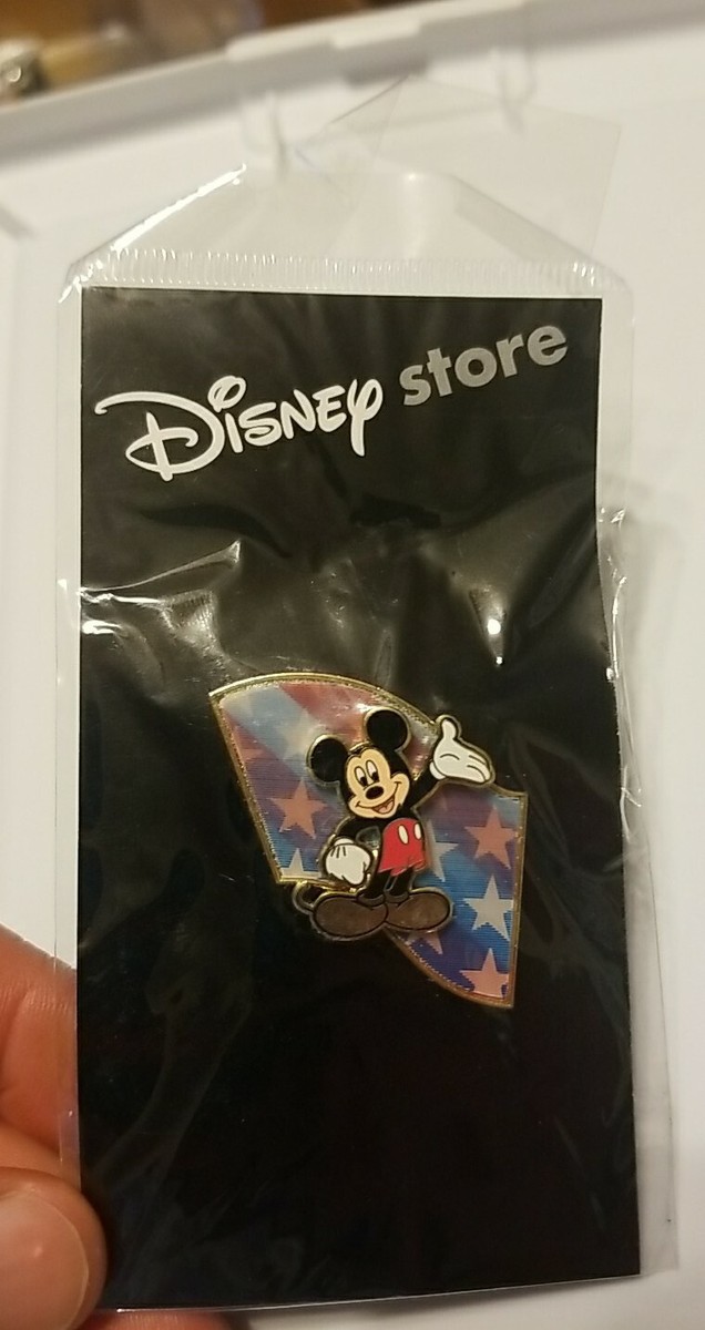Disney Store Lenticular Pin #14762 Mickey Mouse Character American