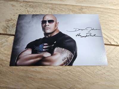 DWAYNE JOHNSON Repro-Autogramm -ca. 10x16 - (051)