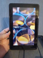 Amazon kindle and case bundle tested works  won't update powers on no cord