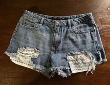 Harper Women s Denim Jean Distressed Med Blue Wash Embroidered Pockets Shorts 29