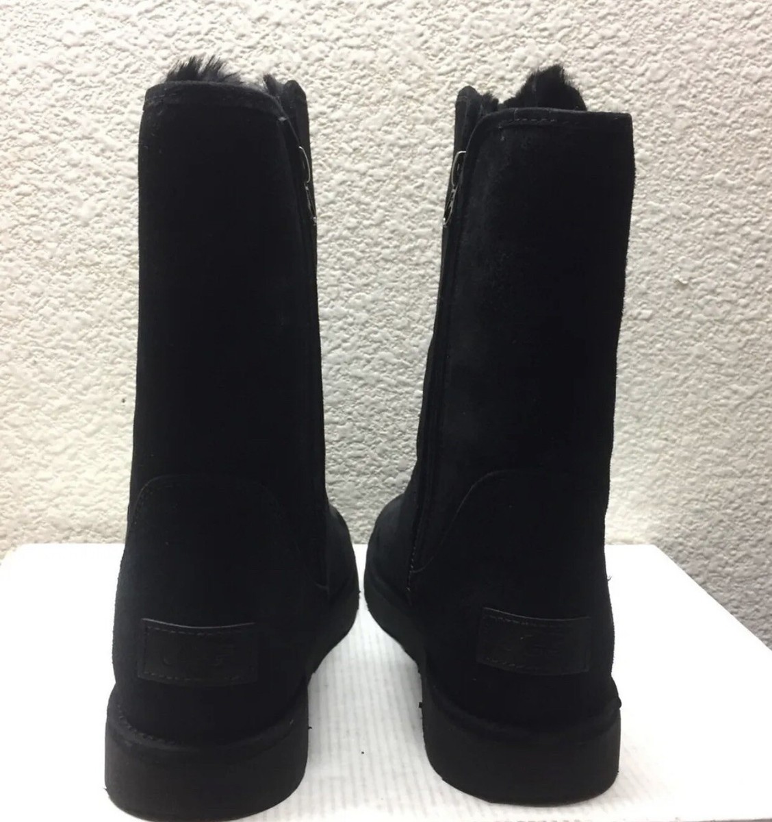 UGG Abree Short II ブラック 7サイズ WMNS) UGG Abree Short II 'Black' 1016589-NERO